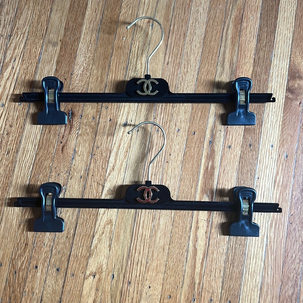 Chanel hanger set